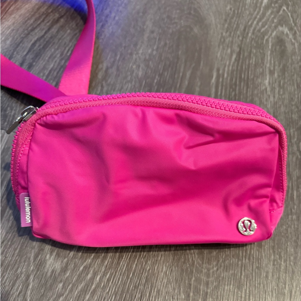 Sonic Pink Lululemon Beltbag